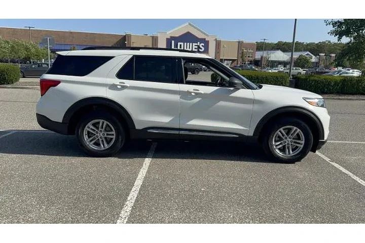 $29936 : Ford Explorer 2022 AWD XLT 4 image 3