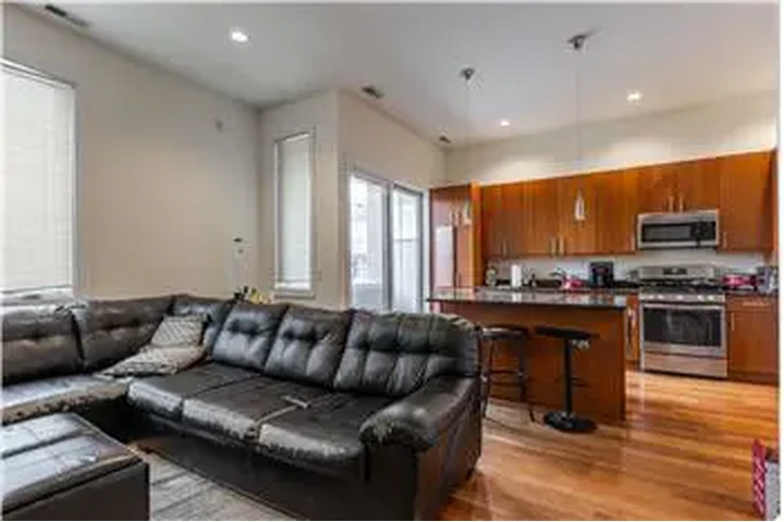$4395 : Rental property with 3 bedro image 1