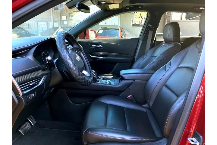 2019 XT4 Sport image 7
