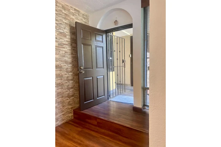 $1800 : Departamento muy ubicado Renta image 8