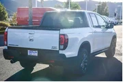 $28655 : Honda Ridgeline 2023 AWD Spo thumbnail