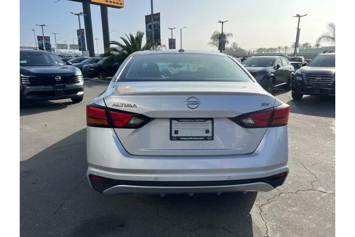 $17981 : Nissan Altima 2024 2.5 SV 4d image 6