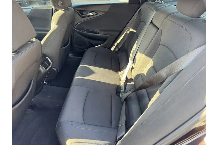 $12525 : Chevrolet Malibu 2021 LT 4dr image 8