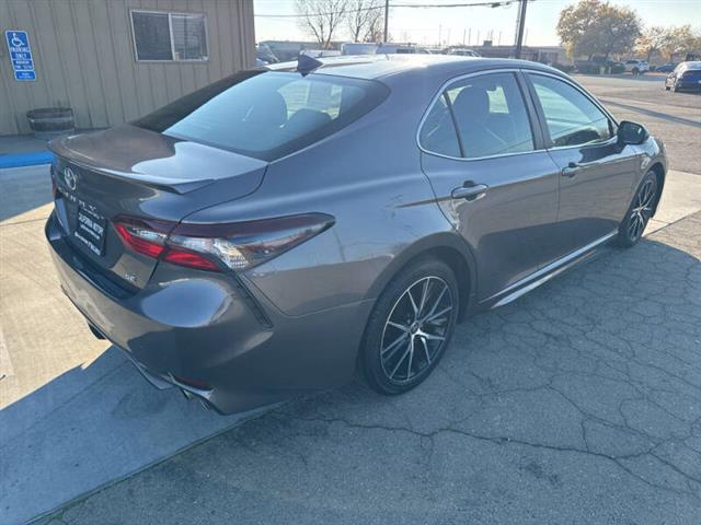 $23999 : 2021 Camry SE image 6