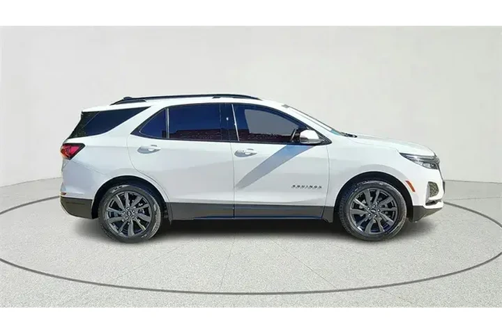 $23173 : Chevrolet Equinox 2023 RS 4d image 2