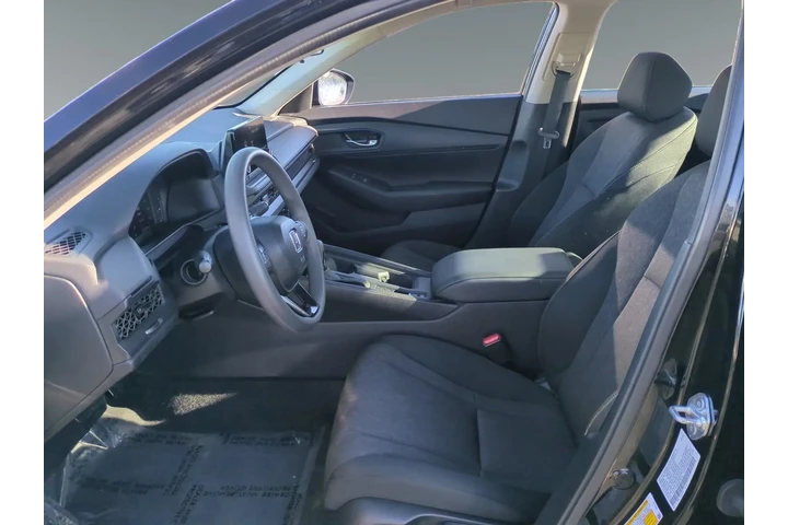 $26687 : Honda Accord 2024 LX 4dr Sed image 9