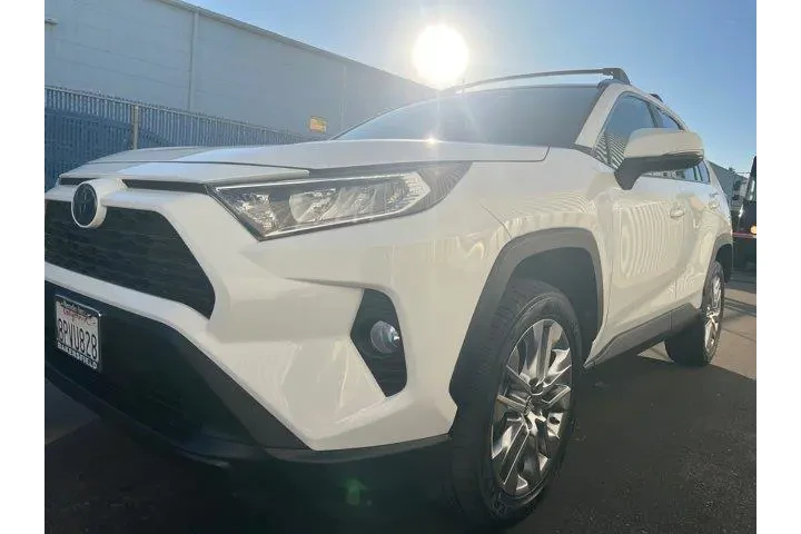 $23994 : Toyota RAV4 2020 XLE Premium image 9