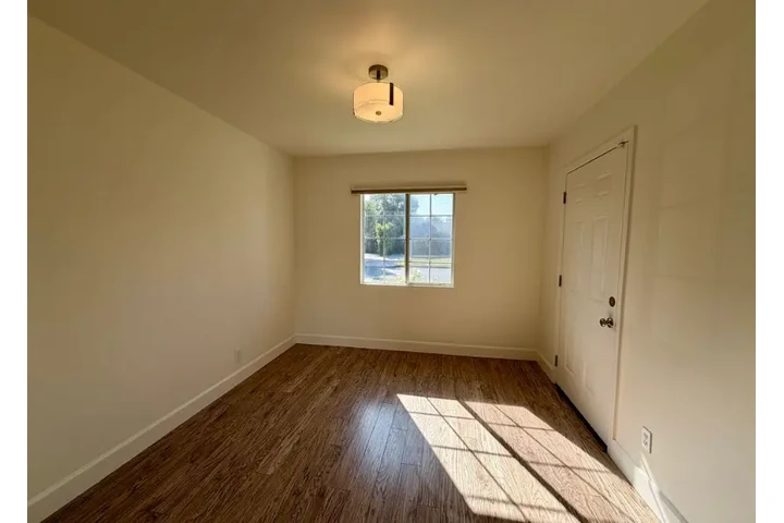 $2370 : 3bed house available for rent image 4