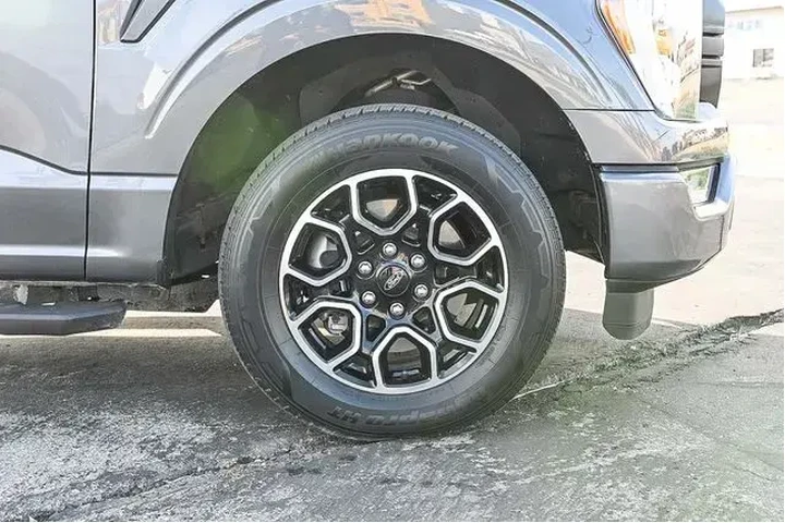 $39788 : Ford F-150 2023 4x2 XL 4dr S image 10