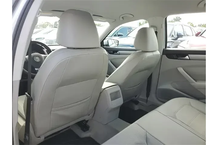 $8990 : Volkswagen Passat 2015 1.8T image 10