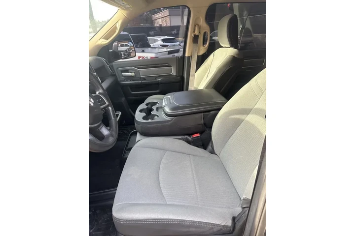 $40000 : Ram 2500 2020 4x4 Big Horn 4 image 7