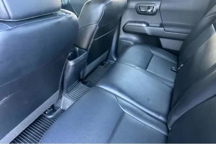 $39995 : Toyota Tacoma 2019 4x4 TRD P image 4