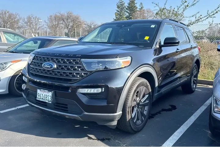 $27990 : Ford Explorer 2022 AWD XLT 4 image 1