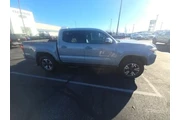 $32997 : Toyota Tacoma 2019 4x4 TRD S thumbnail