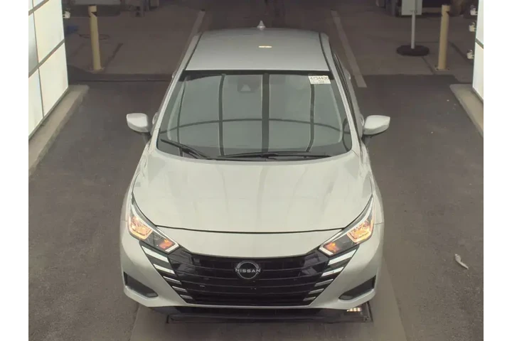 $17193 : Nissan Versa 2024 SV 4dr Sed image 2