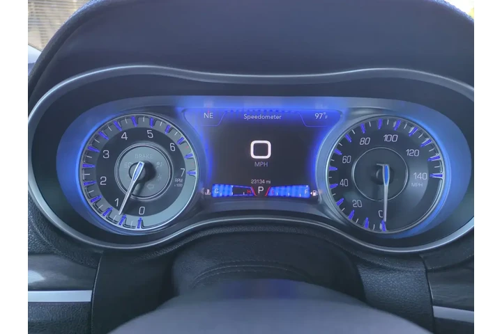 $26193 : Chrysler 300 2022 Touring 4d image 10