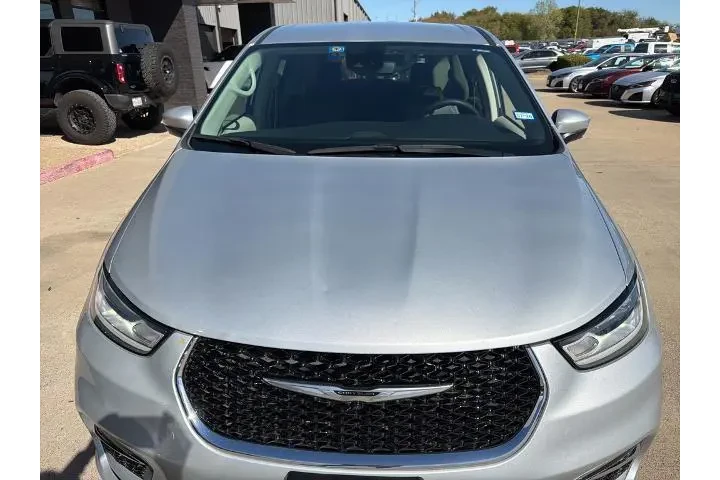 $26339 : Chrysler Pacifica 2023 Touri image 2