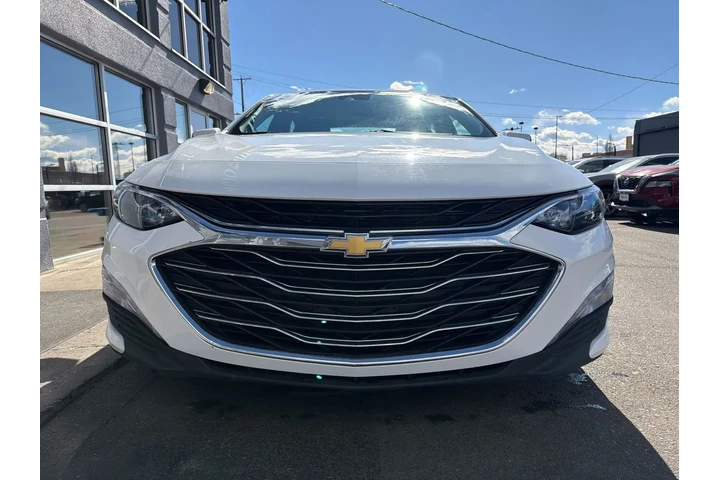 $16995 : 2023 Malibu FWD 1LT image 7