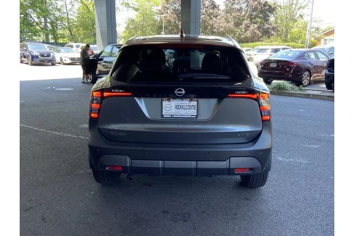 Nissan Kicks 2025 AWD SV 4dr image 6