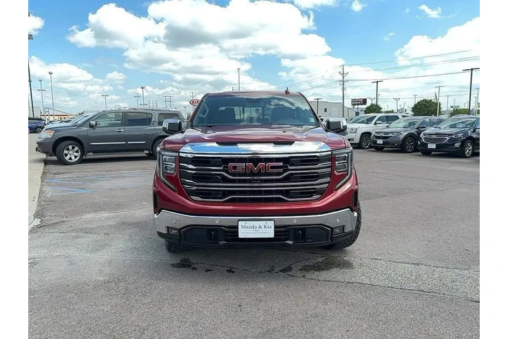 $41992 : 2022 Sierra 1500 SLT image 2