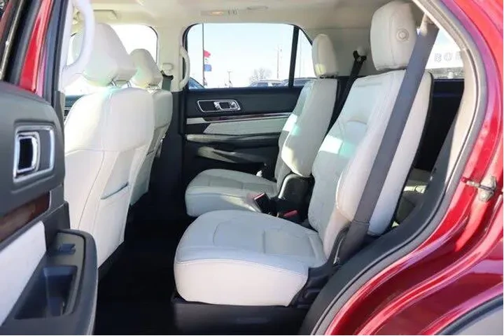 $18990 : Ford Explorer 2017 AWD Plati image 10