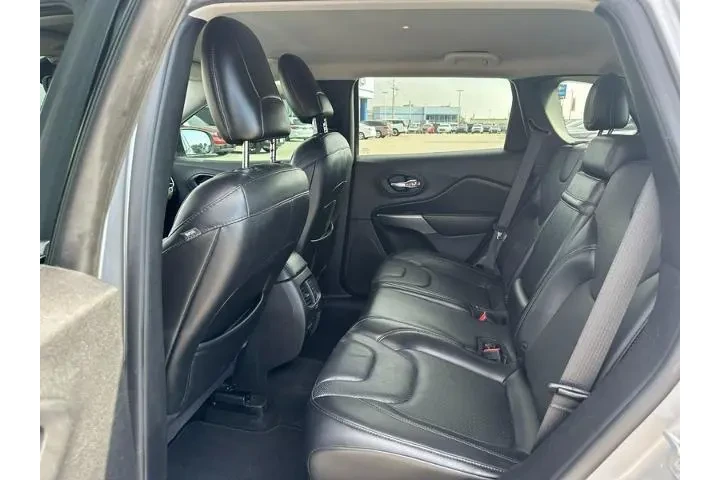 $18500 : Jeep Cherokee 2019 4x4 Limit image 10