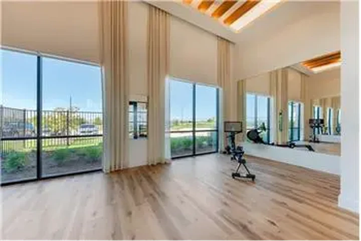 $1698 : Rental property with 1 bedro image 7