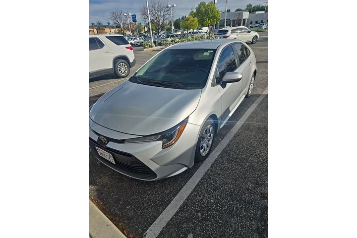 $21075 : Toyota Corolla 2024 LE 4dr S image 1