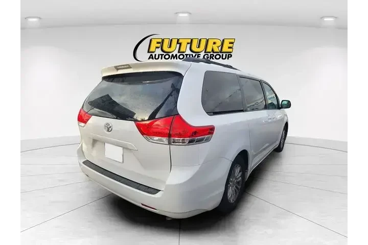 $13500 : Toyota Sienna 2013 XLE 7-Pas image 3
