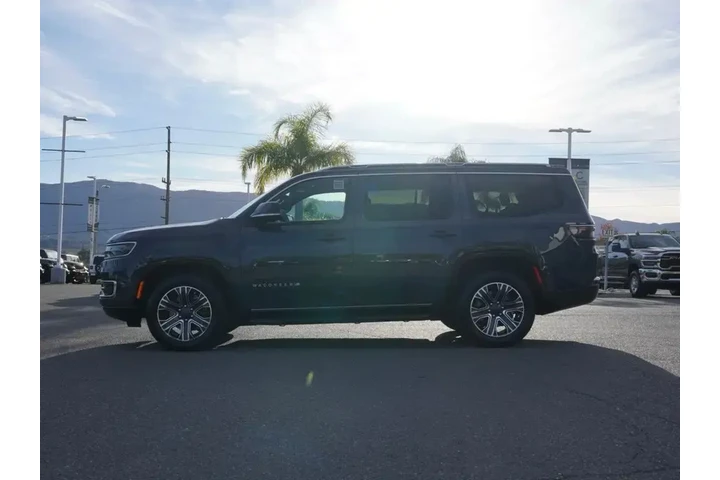 $39970 : Jeep Wagoneer 2024 4x4 Serie image 7