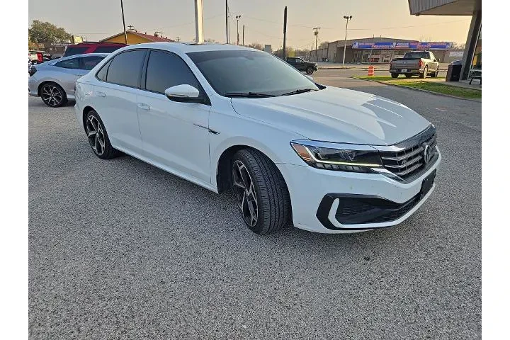 $16983 : Volkswagen Passat 2020 R-Lin image 5
