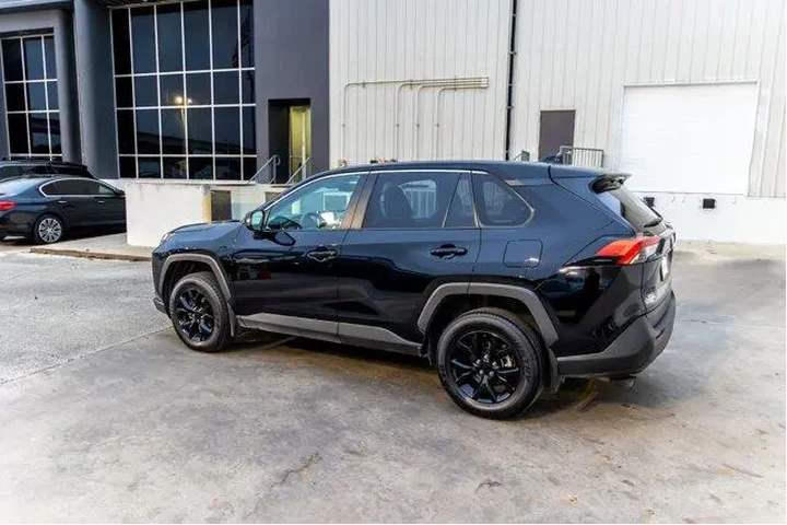 $27960 : Toyota RAV4 2025 LE 4dr SUV image 9