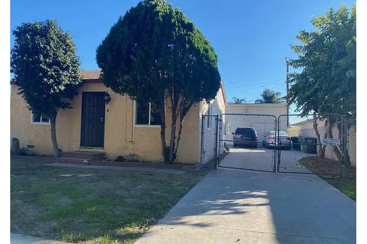 $1600 : 6622 Caro St New kitchen Brand image 2