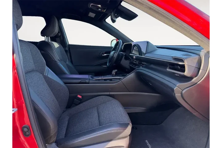 $32500 : Toyota Crown 2023 AWD XLE 4d image 4