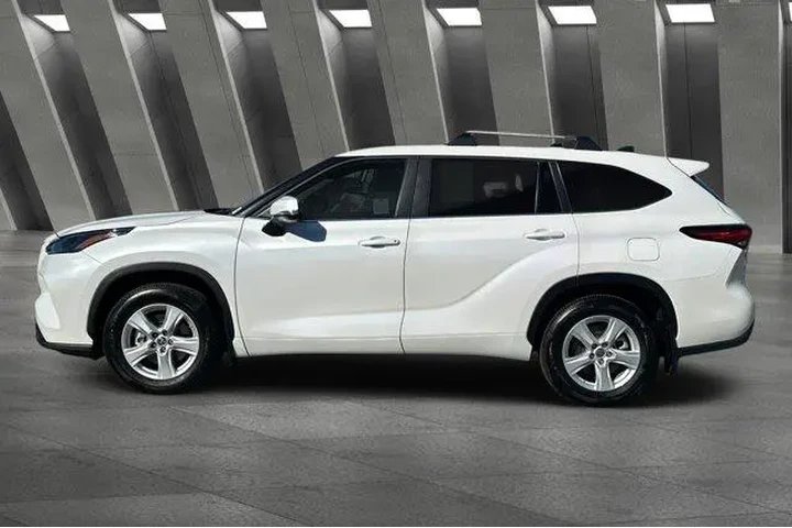 $35500 : Toyota Highlander 2023 AWD L image 8
