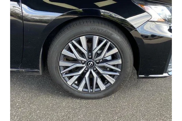 $16487 : Nissan Altima 2025 2.5 SV 4d image 10