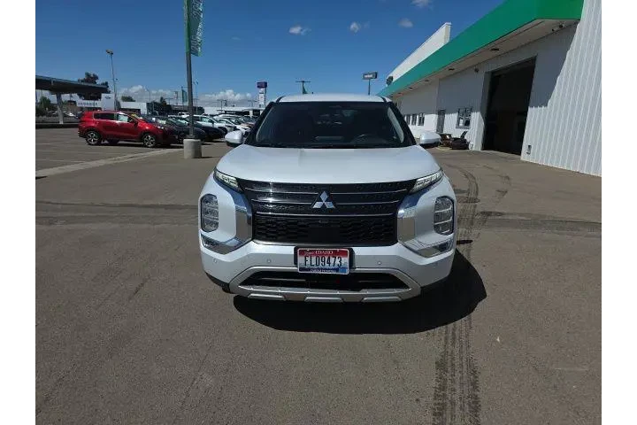 $23900 : Mitsubishi Outlander 2024 SE image 2