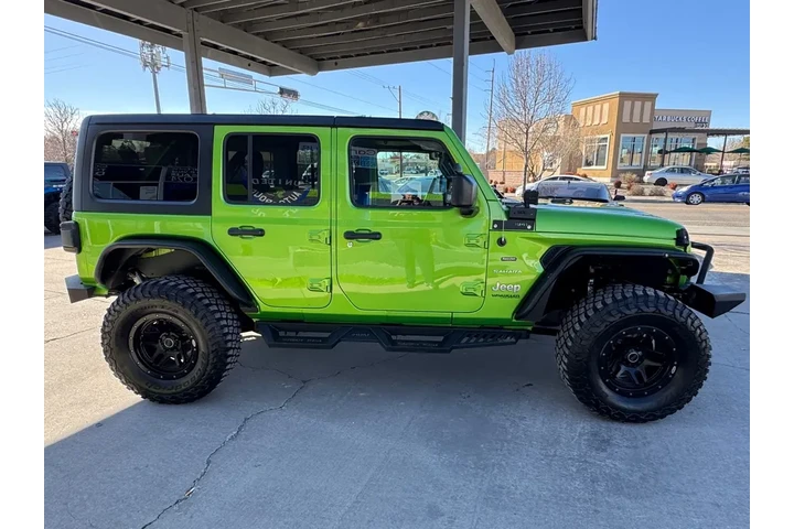 2018 Wrangler Unlimited Sahara image 4