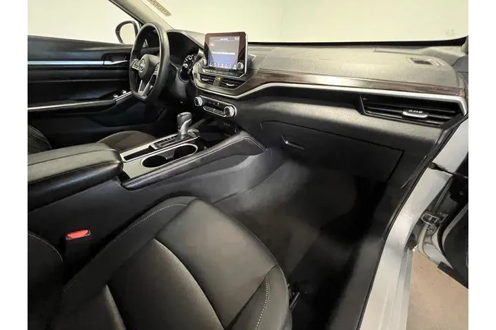 $17527 : Nissan Altima 2023 2.5 SV 4d image 10