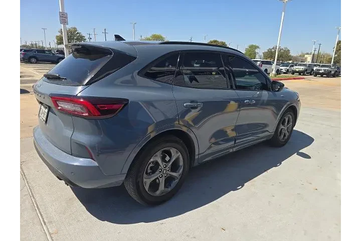 $20998 : Ford Escape 2023 ST-Line 4dr image 3