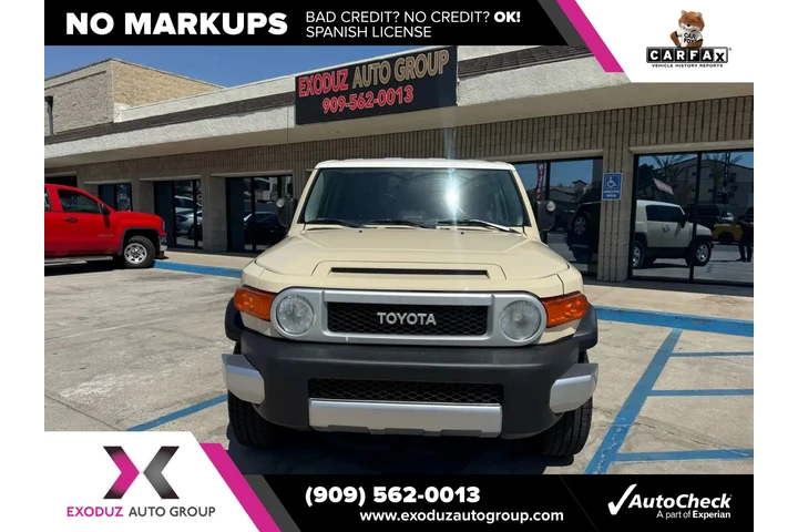 $15995 : 2008 FJ Cruiser image 3