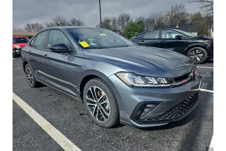 $19918 : Volkswagen Jetta 2025 Sport image 2