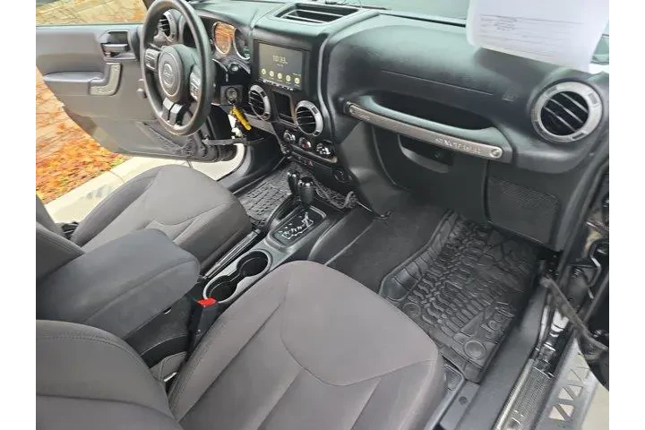 $14995 : Jeep Wrangler 2015 4x4 Sport image 9