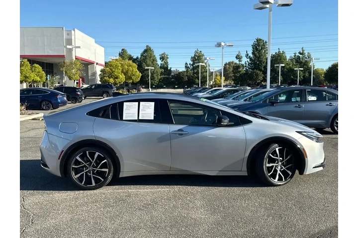 $34075 : Toyota Prius Prime 2024 SE 4 image 3