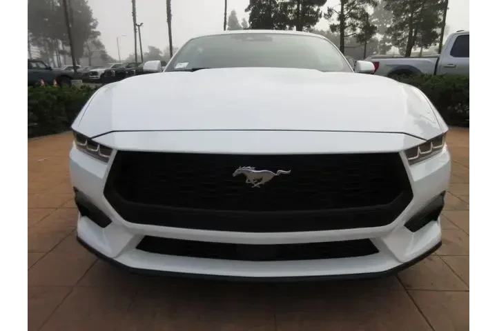 $26834 : Ford Mustang 2024 EcoBoost 2 image 7