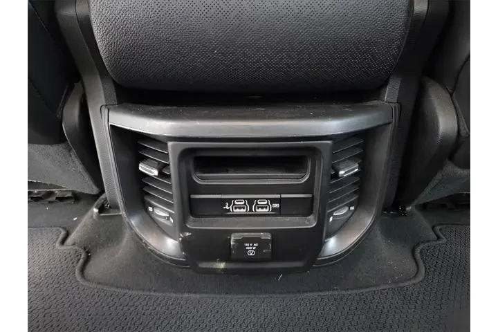 $24766 : Ram 1500 2019 4x4 Laramie 4d image 10