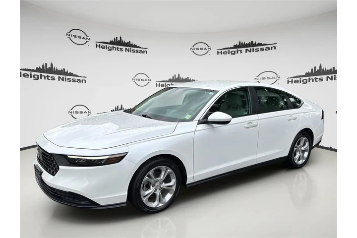 $21990 : Honda Accord 2023 LX 4dr Sed image 2