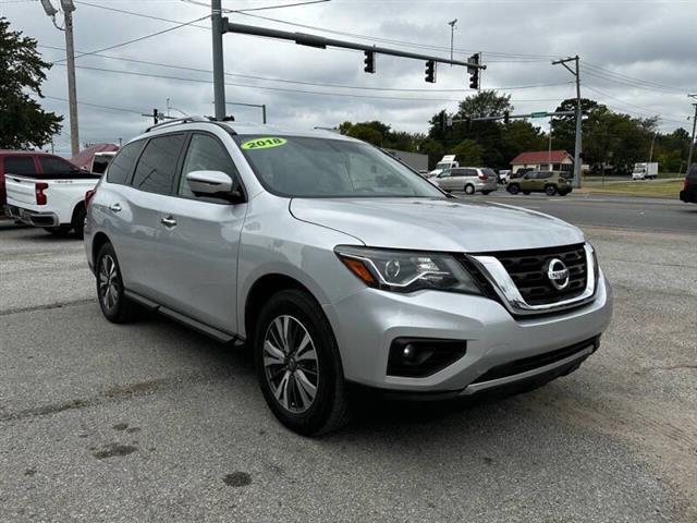 $16900 : 2018 Pathfinder SL image 4