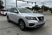 $16900 : 2018 Pathfinder SL thumbnail