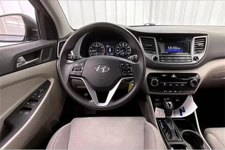 $7490 : Hyundai TUCSON 2016 AWD SE 4 image 5